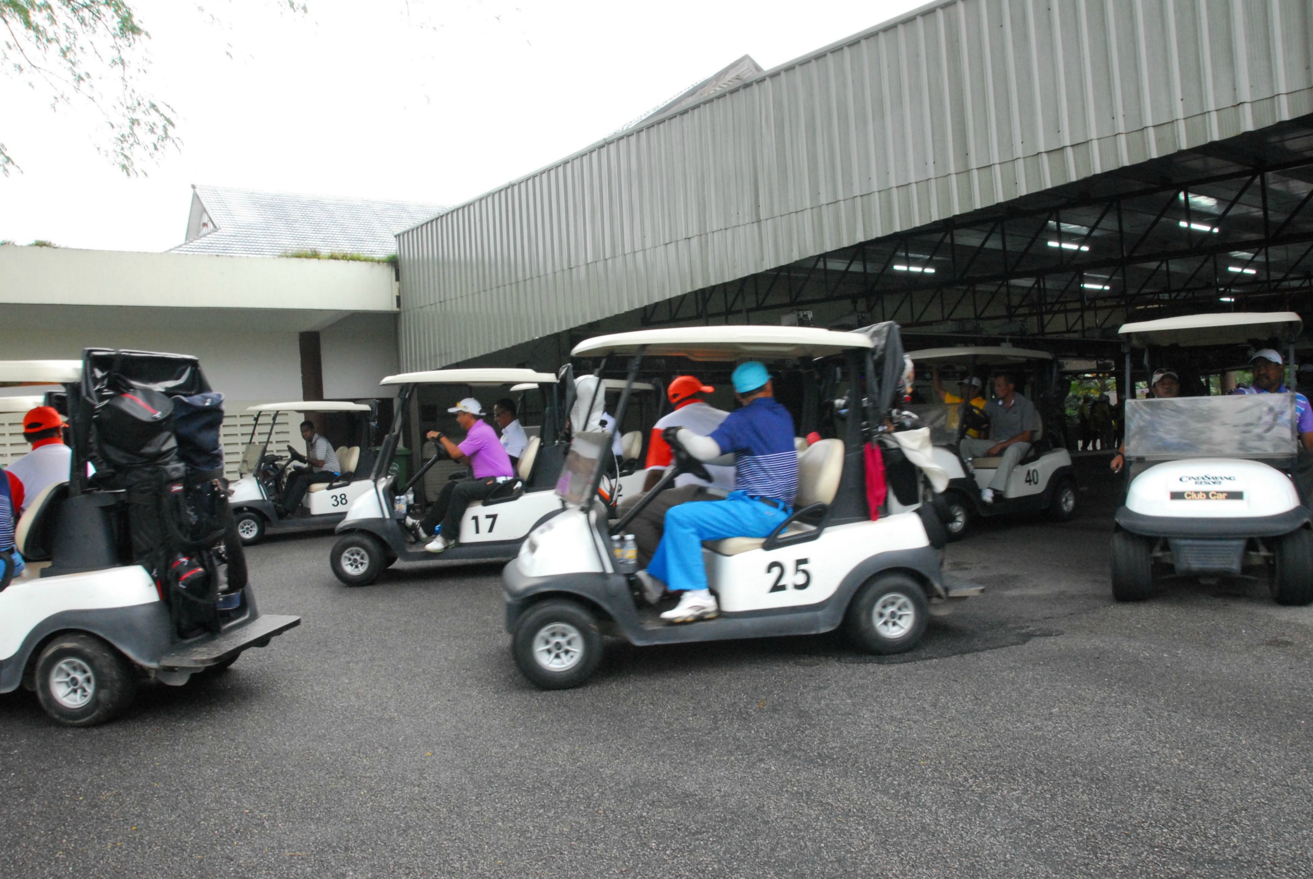 PRO15 157 GOLF DSC 0097.JPG